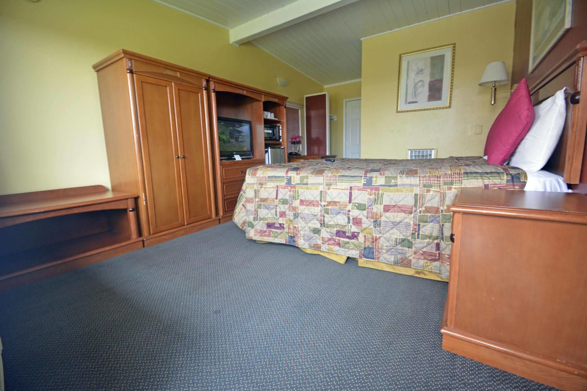 Gateway Inn Ред-Блафф Экстерьер фото